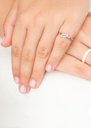 Dondella hõbesõrmused - ehted ja sõrmused naistele. Kingituseks naisele